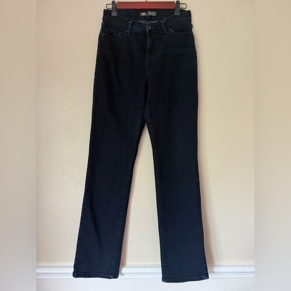 Levi's Classic Straight Leg Women's Jeans